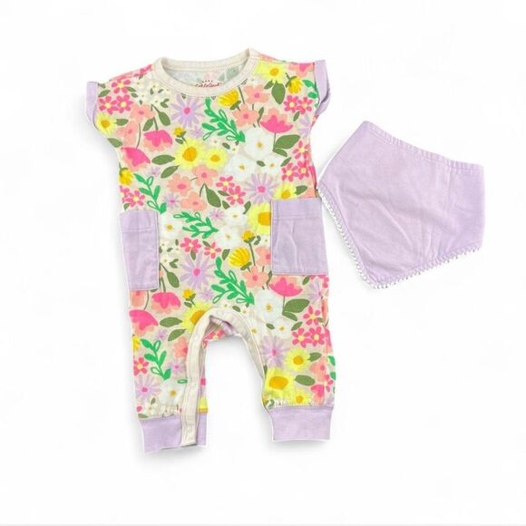 Floral Baby Romper with Bib size 0-3 months - Picture 1 of 2